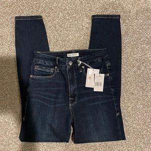 Good American Good Legs Crop Jean